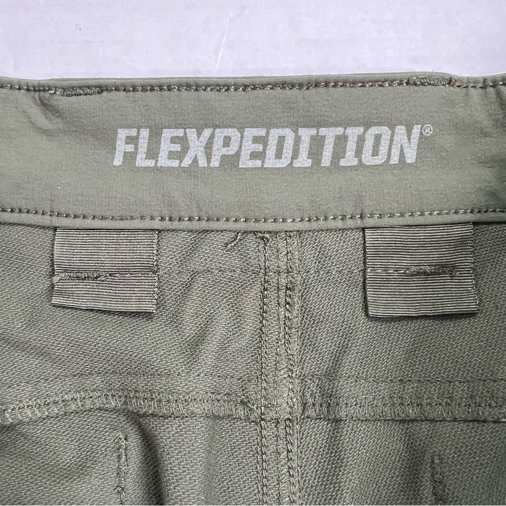 Duluth Trading Co Green Flat Front Men Shorts - Picture 2 of 7